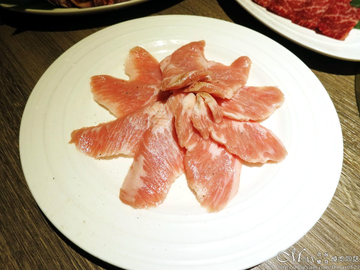 IMG_1880_調整大小 松阪豬 (3) IMG_1880_調整大小 松阪豬 (3)