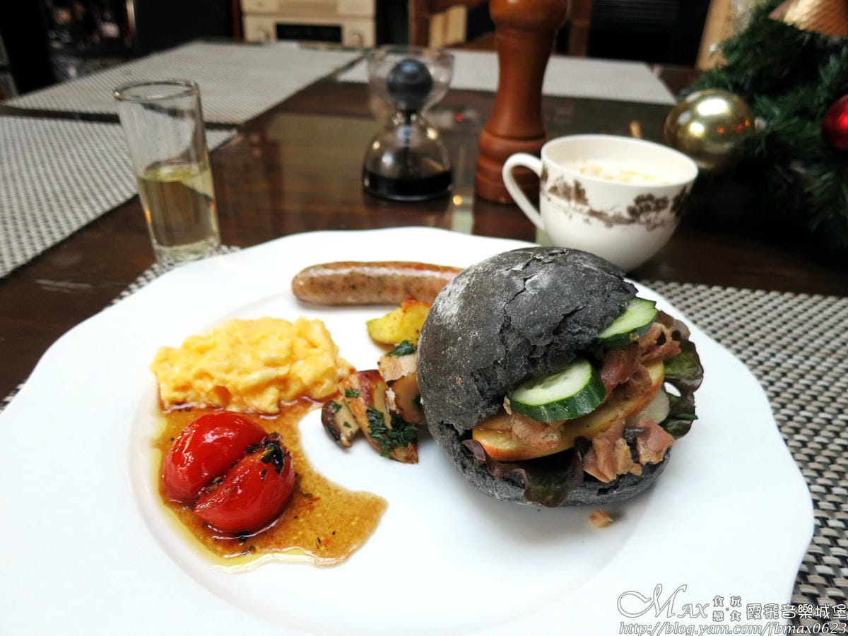 IMG_7530_調整大小 (2) IMG_7530_調整大小 (2)