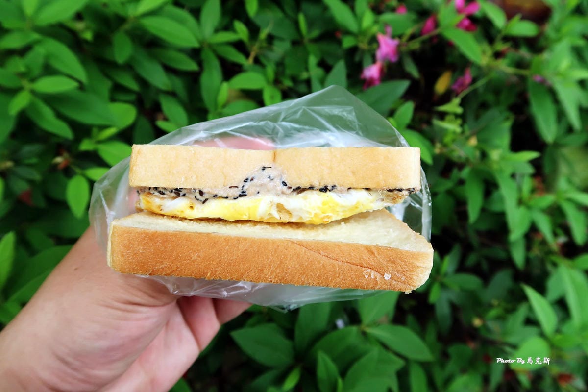 IMG_0037_調整大小 (2) IMG_0037_調整大小 (2)