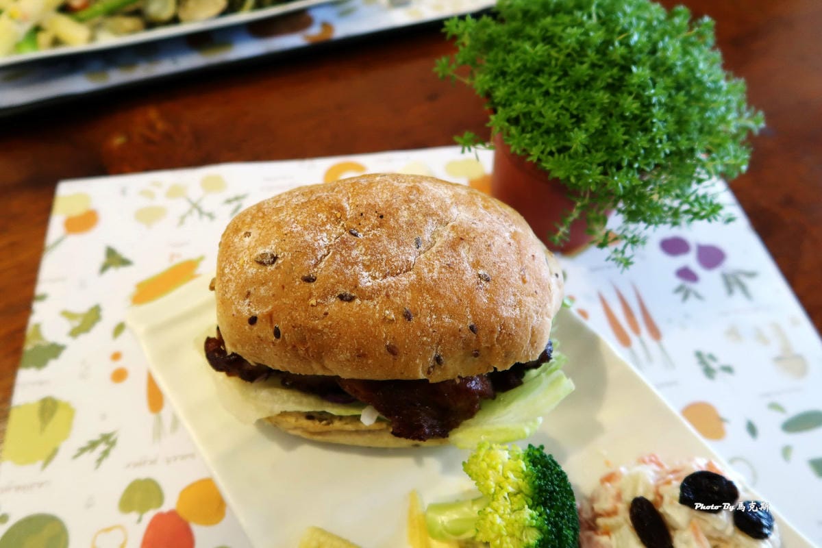 IMG_0345_調整大小 (2) IMG_0345_調整大小 (2)