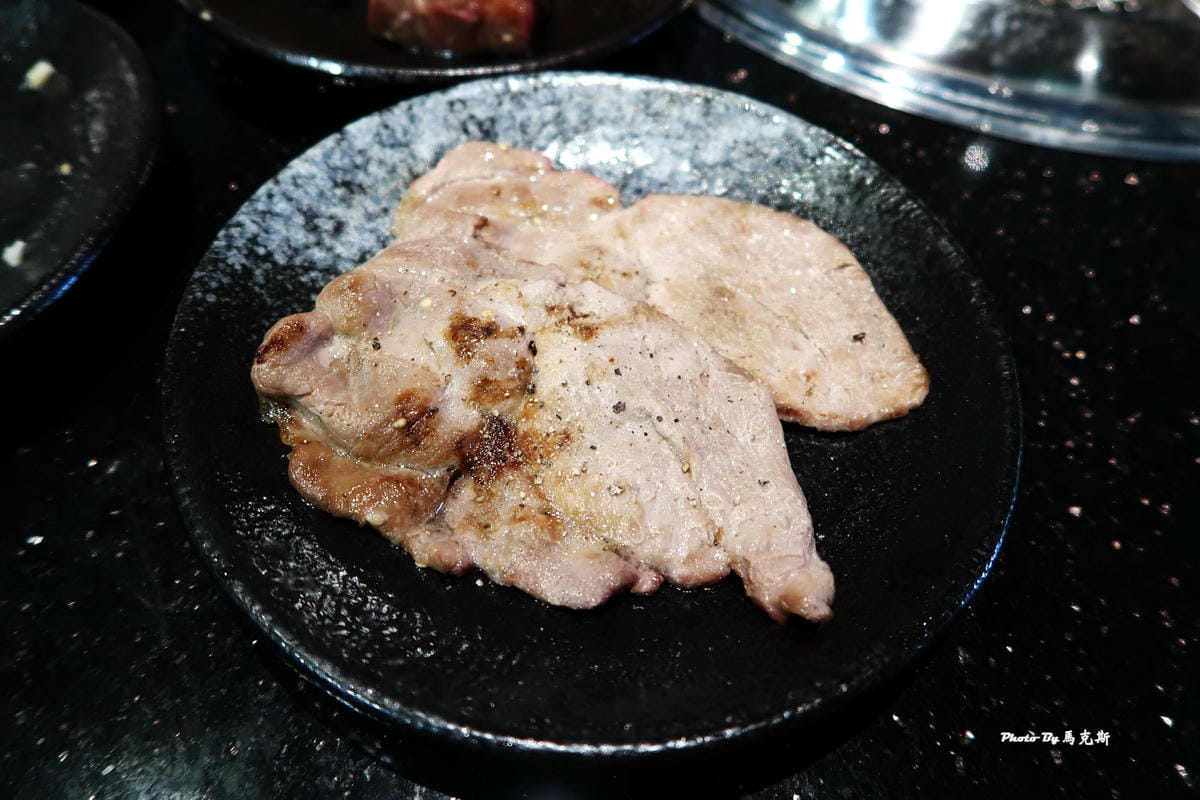 梅花香草豚 台中公益路燒烤吃到飽