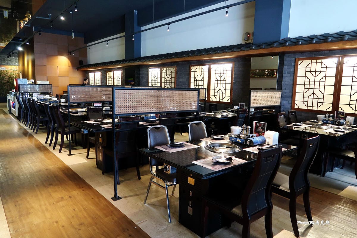 用餐環境寬敞舒適 台中公益路燒烤吃到飽