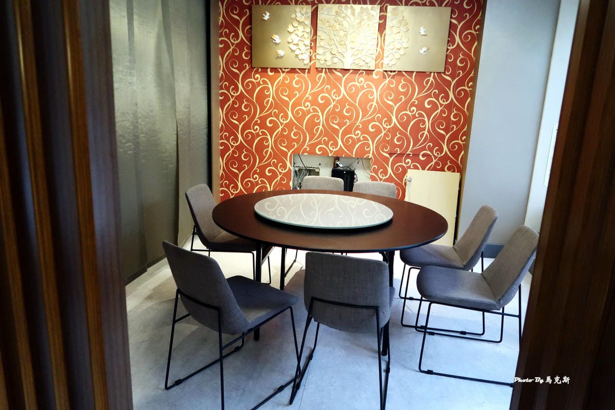 小包廂很適合家庭聚餐 台中熱炒吃到飽-用餐環境