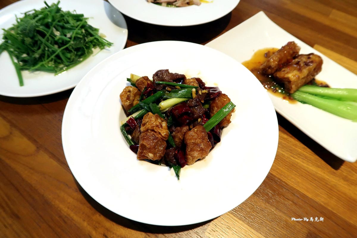 鬼馬牛肉微辣酥脆 台中熱炒吃到飽-餐點介紹