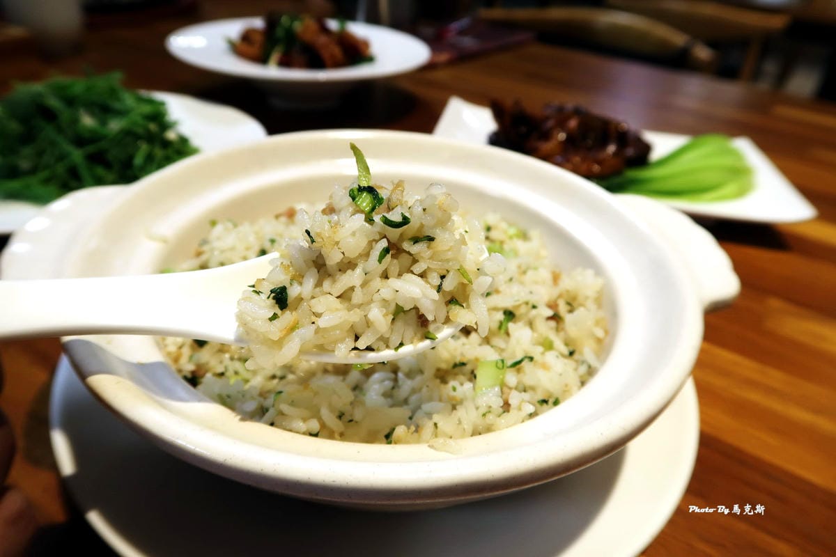 白飯溼潤粒粒分明,樸實好吃 台中熱炒吃到飽-餐點介紹