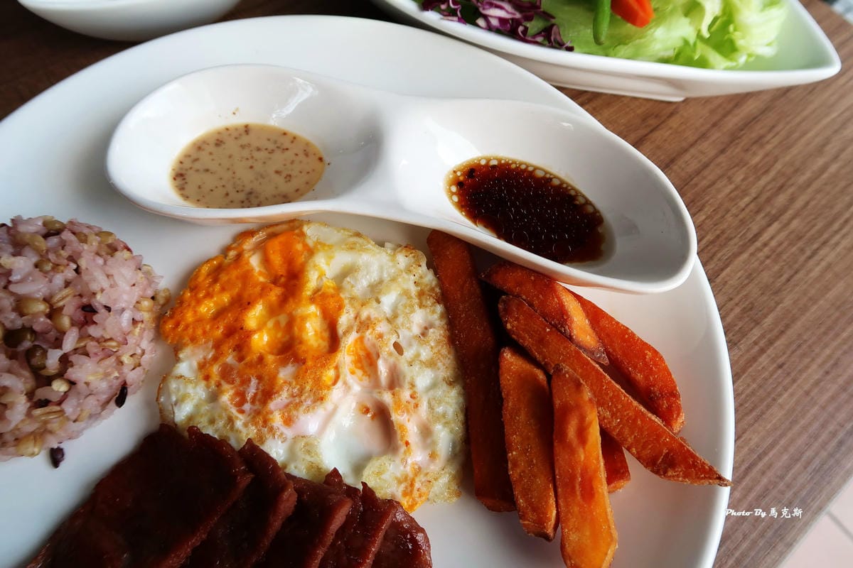 IMG_7983_調整大小 (2) IMG_7983_調整大小 (2)