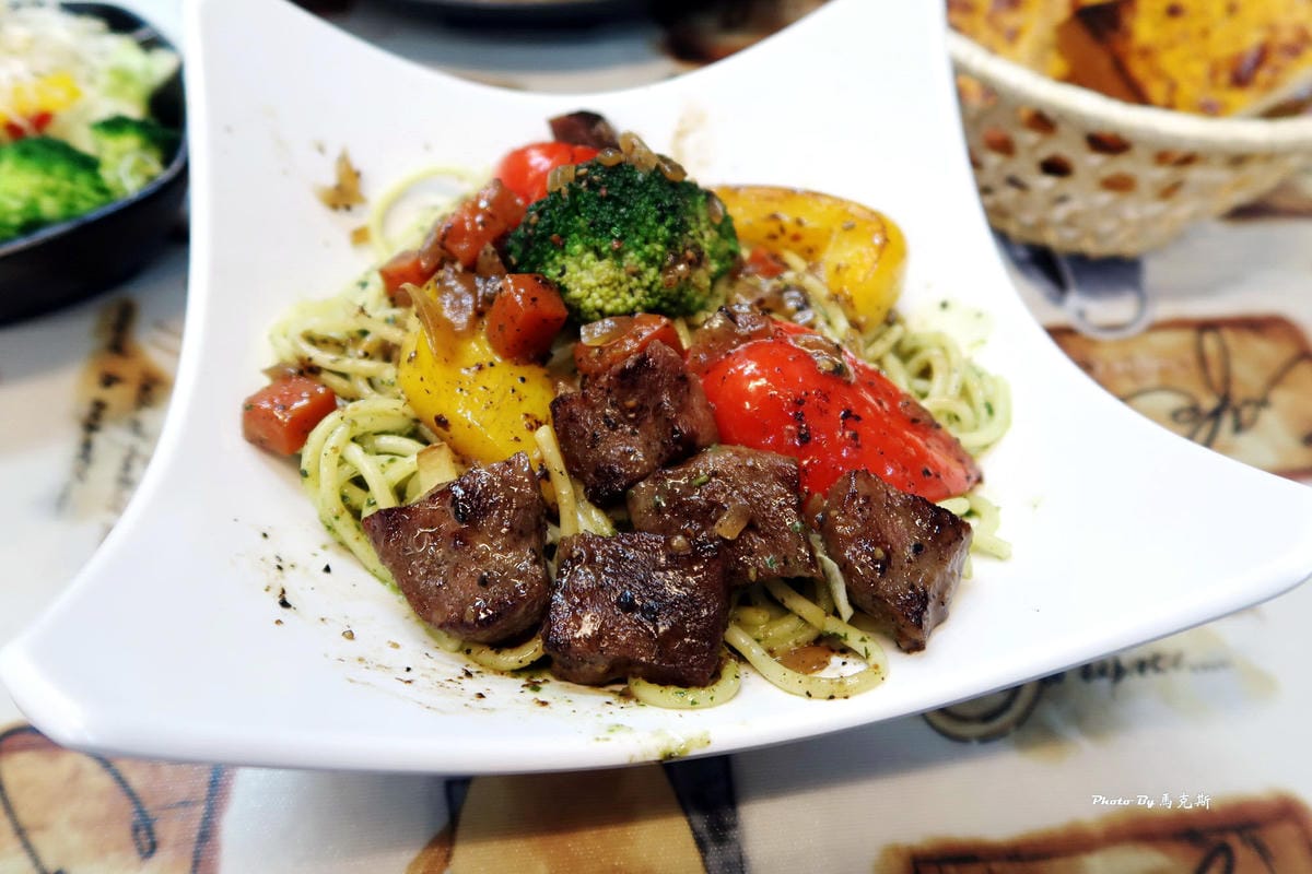 IMG_7555_調整大小 (2) IMG_7555_調整大小 (2)