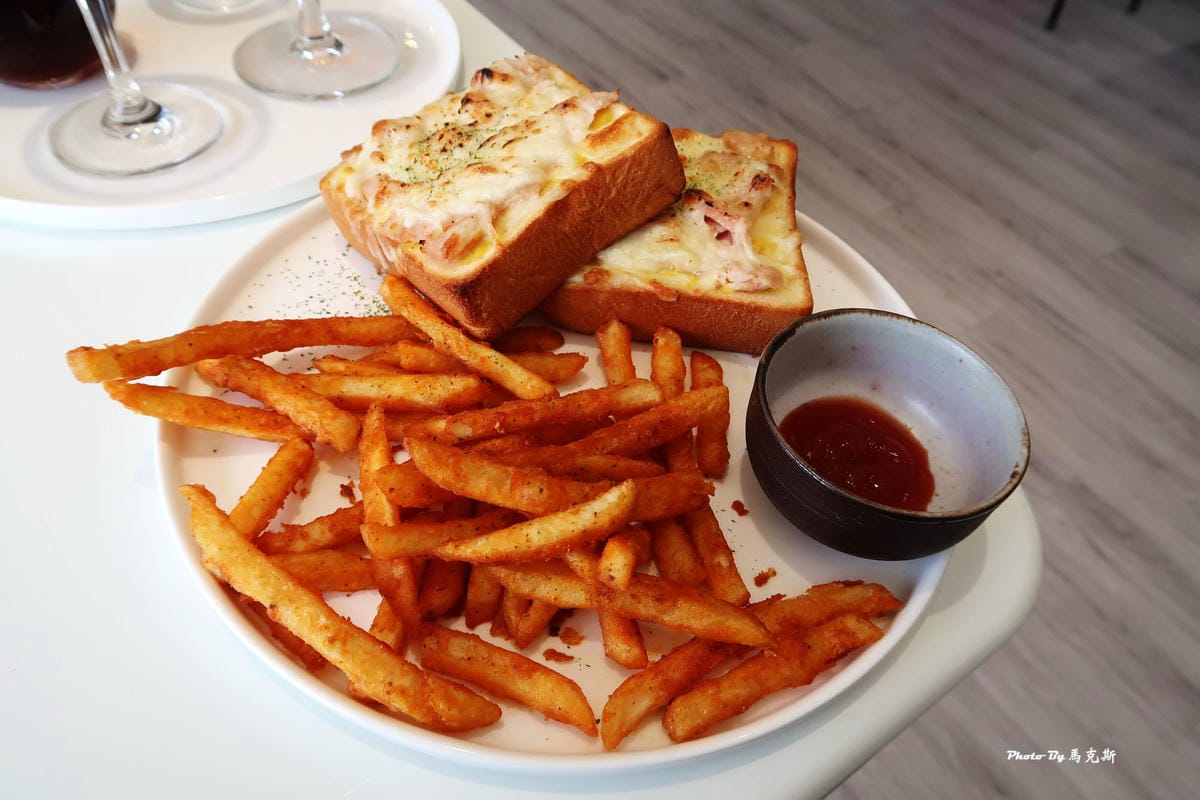 IMG_0320_調整大小 (2) IMG_0320_調整大小 (2)