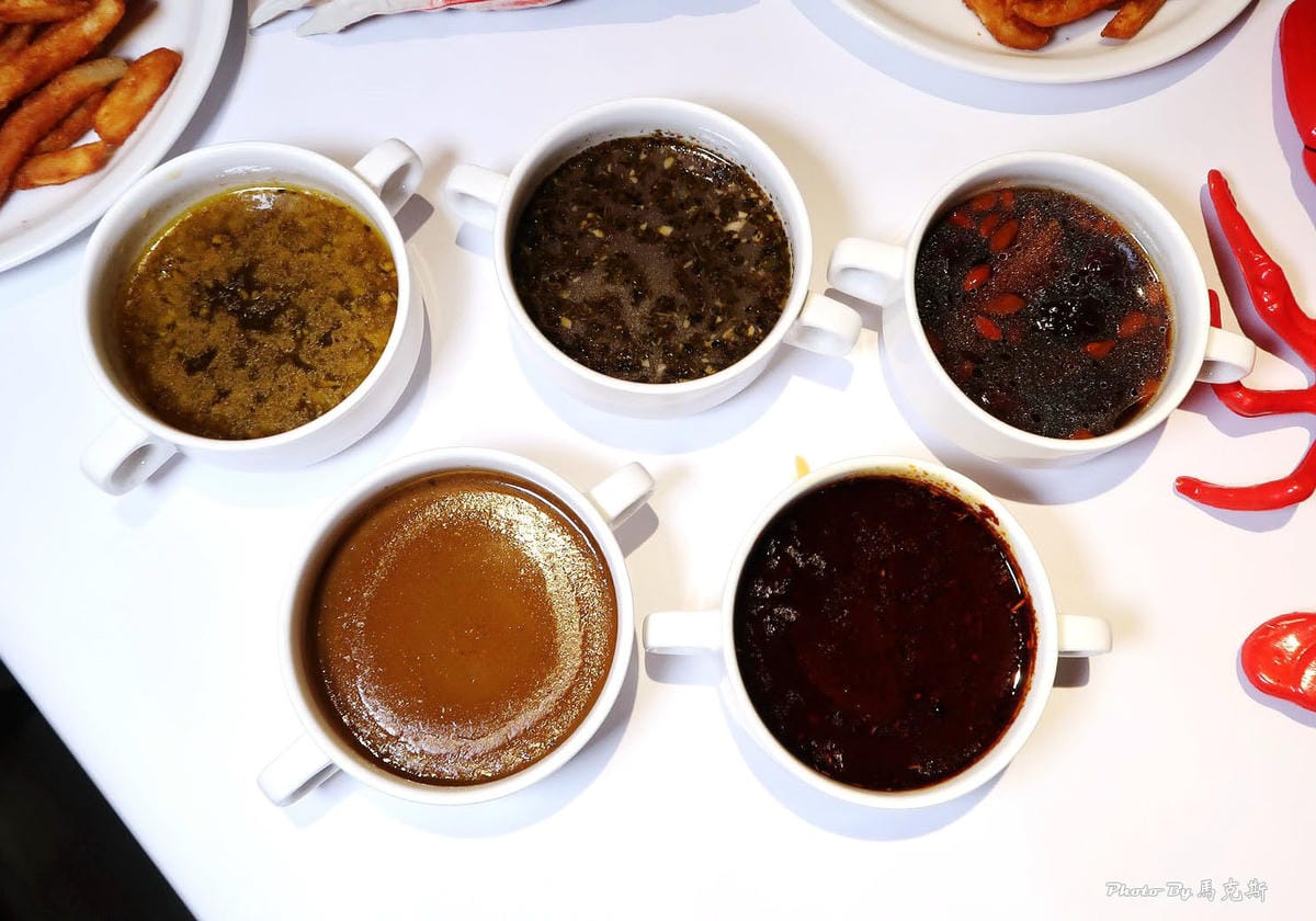 台中西區美食｜Fidèle妃黛美式海鮮餐廳。超浮誇霸氣手抓海