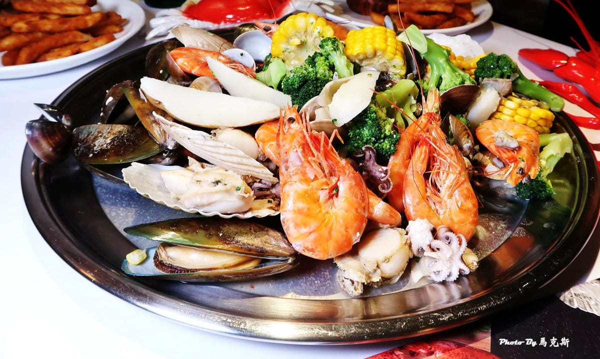 台中西區美食｜Fidèle妃黛美式海鮮餐廳。超浮誇霸氣手抓海