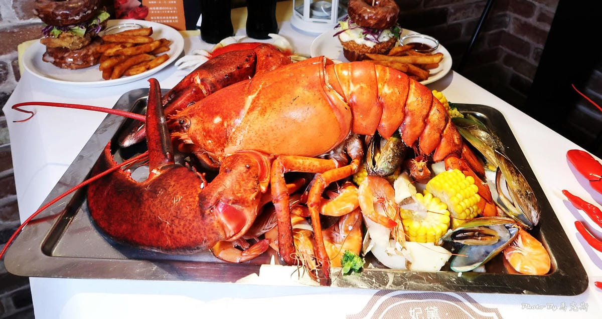 台中西區美食｜Fidèle妃黛美式海鮮餐廳。超浮誇霸氣手抓海
