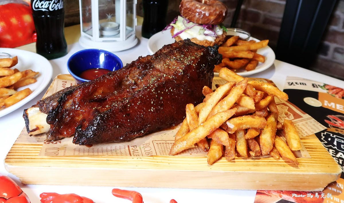 台中西區美食｜Fidèle妃黛美式海鮮餐廳。超浮誇霸氣手抓海