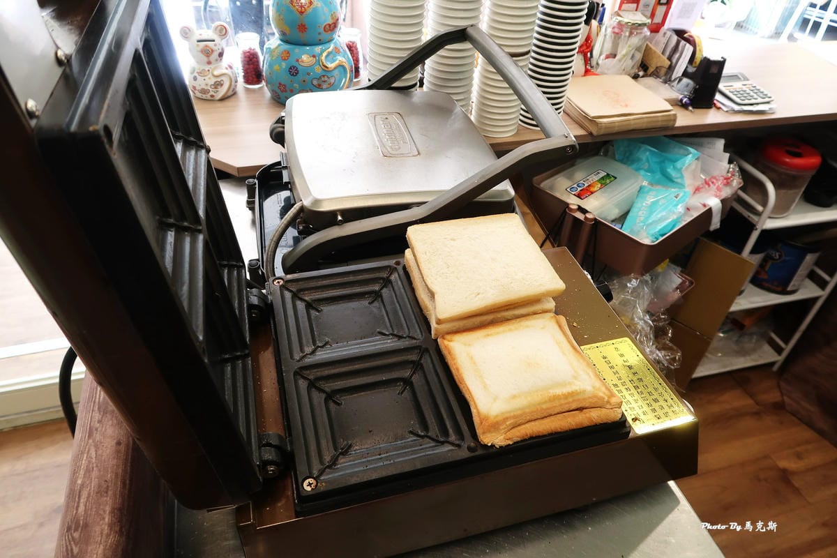 /tmp/phphDOKDO /tmp/phphDOKDO