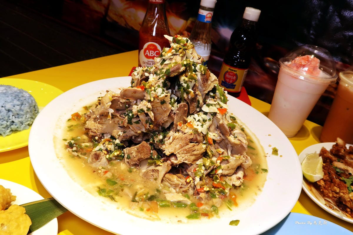 【台中逢甲美食推薦】泰辛火山排骨|泰國曼谷夜市超人市平價美食 【台中逢甲美食推薦】泰辛火山排骨|泰國曼谷夜市超人市平價美食