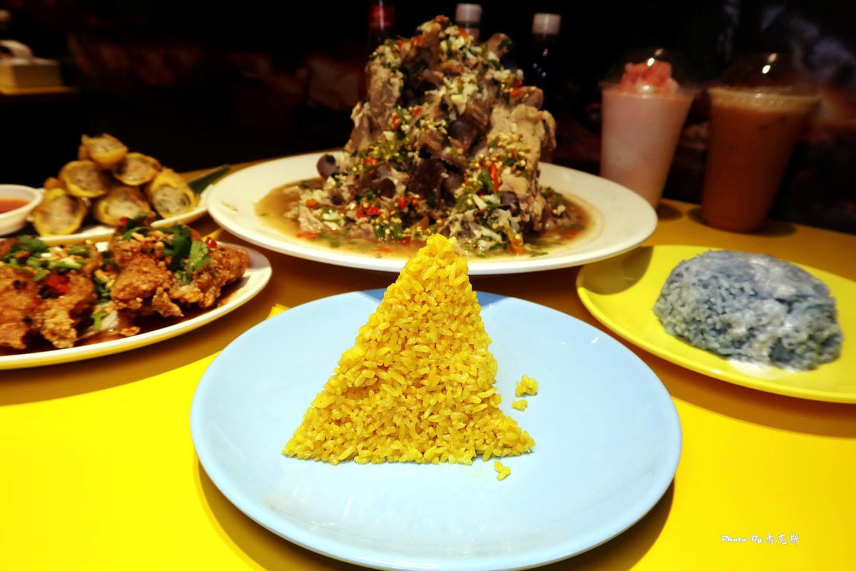 【台中逢甲美食推薦】泰辛火山排骨|泰國曼谷夜市超人市平價美食 【台中逢甲美食推薦】泰辛火山排骨|泰國曼谷夜市超人市平價美食