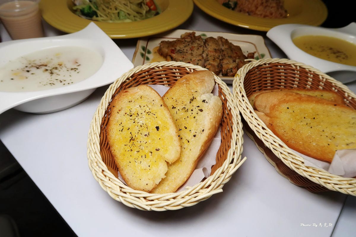 /tmp/phpCMw55C /tmp/phpCMw55C