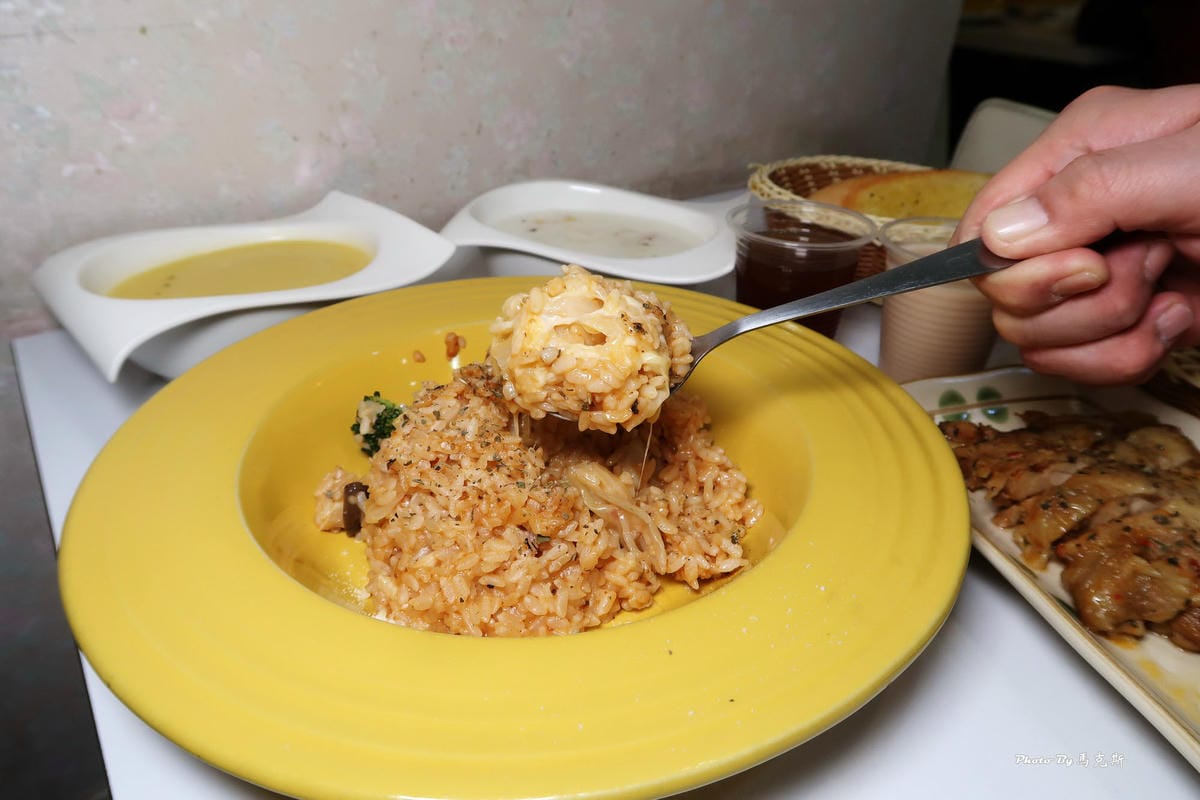 /tmp/php8CMN6X /tmp/php8CMN6X