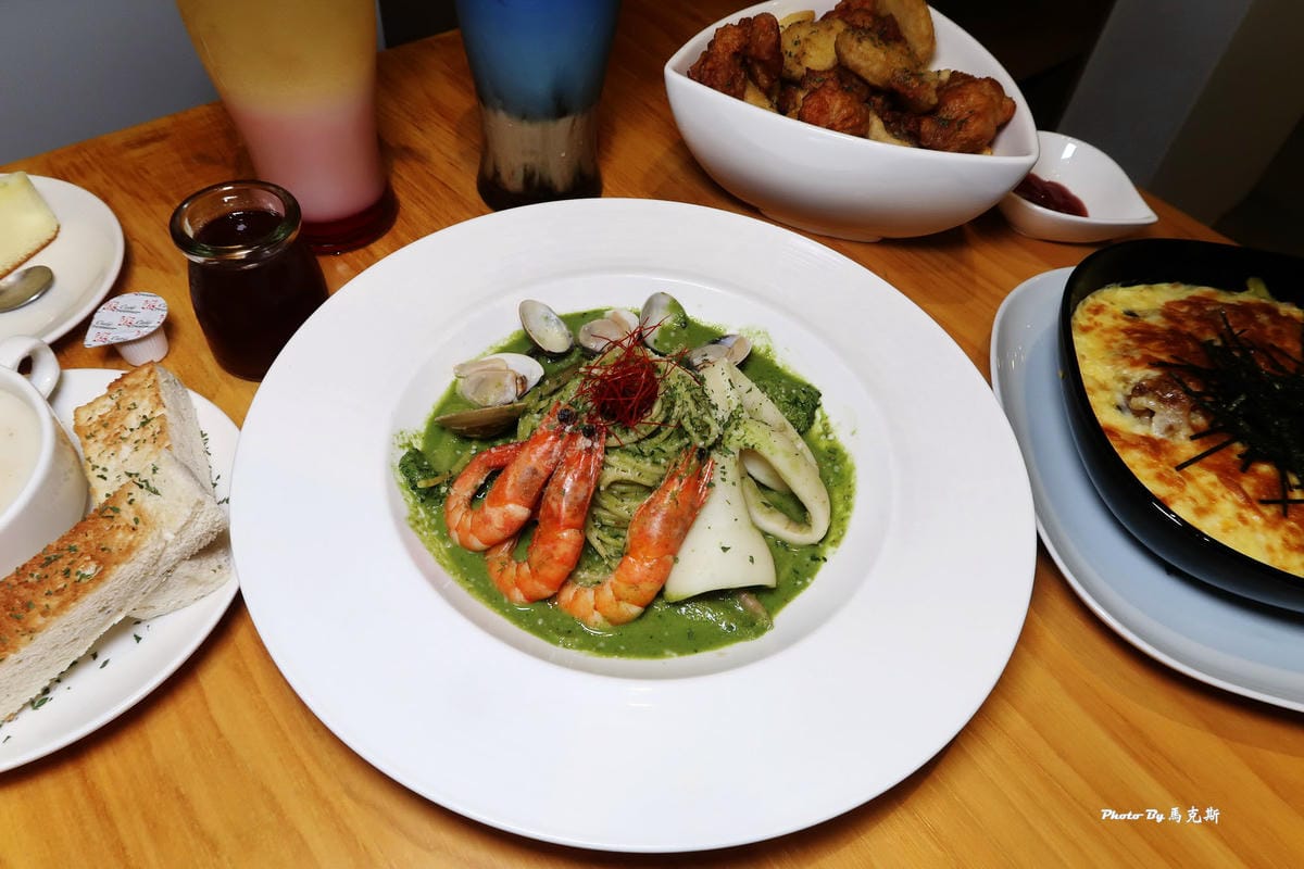 /tmp/phpsC2fTL /tmp/phpsC2fTL