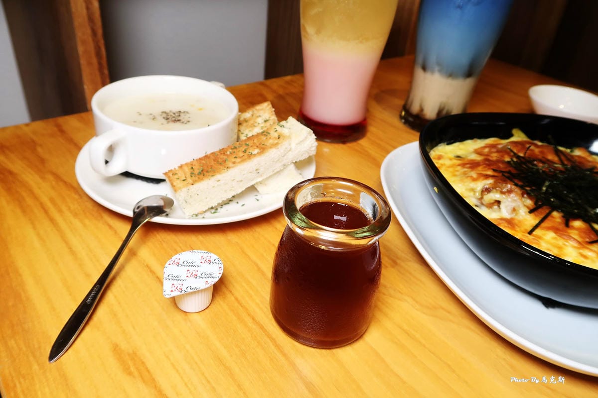 /tmp/phpMxAQ1b /tmp/phpMxAQ1b