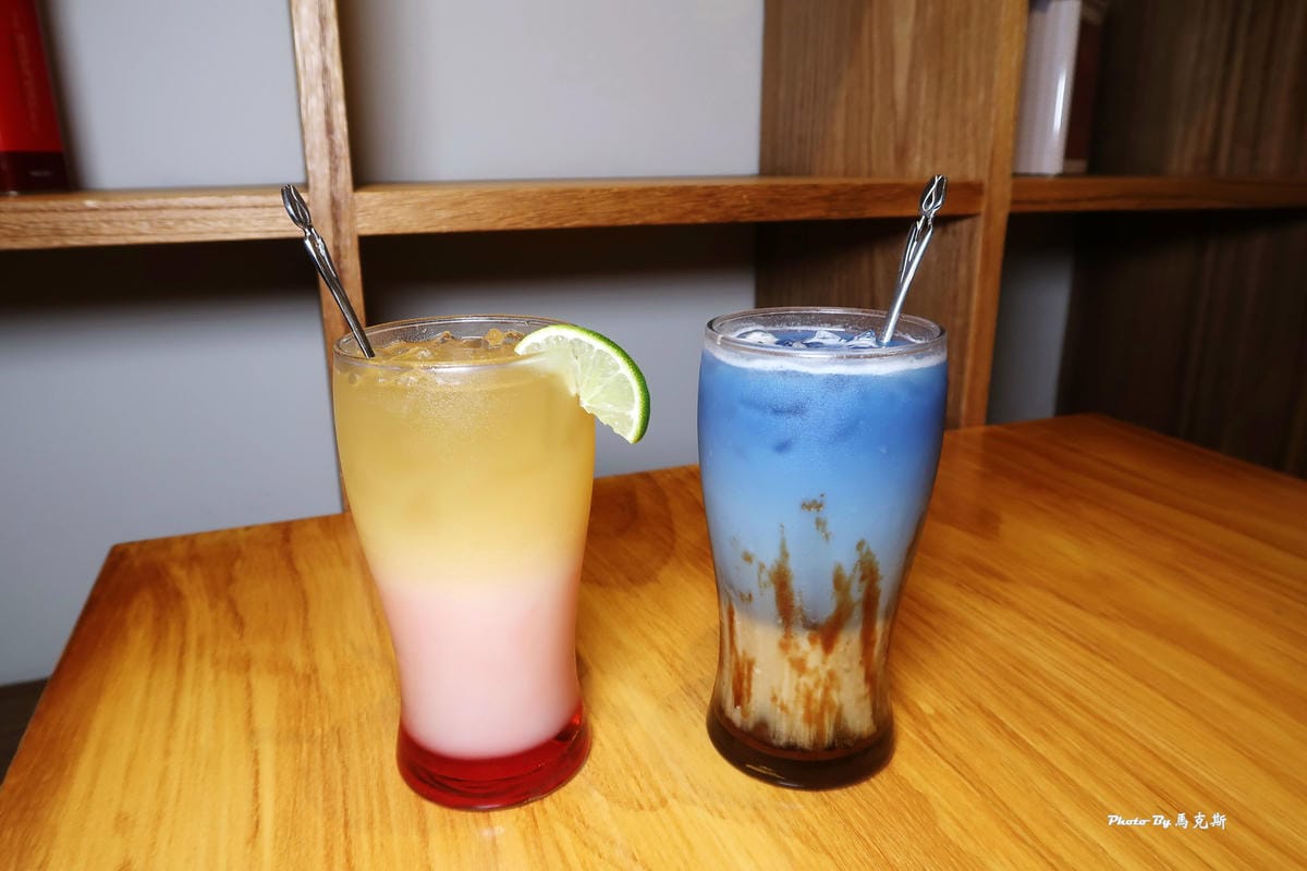 /tmp/phpbLAnkl /tmp/phpbLAnkl