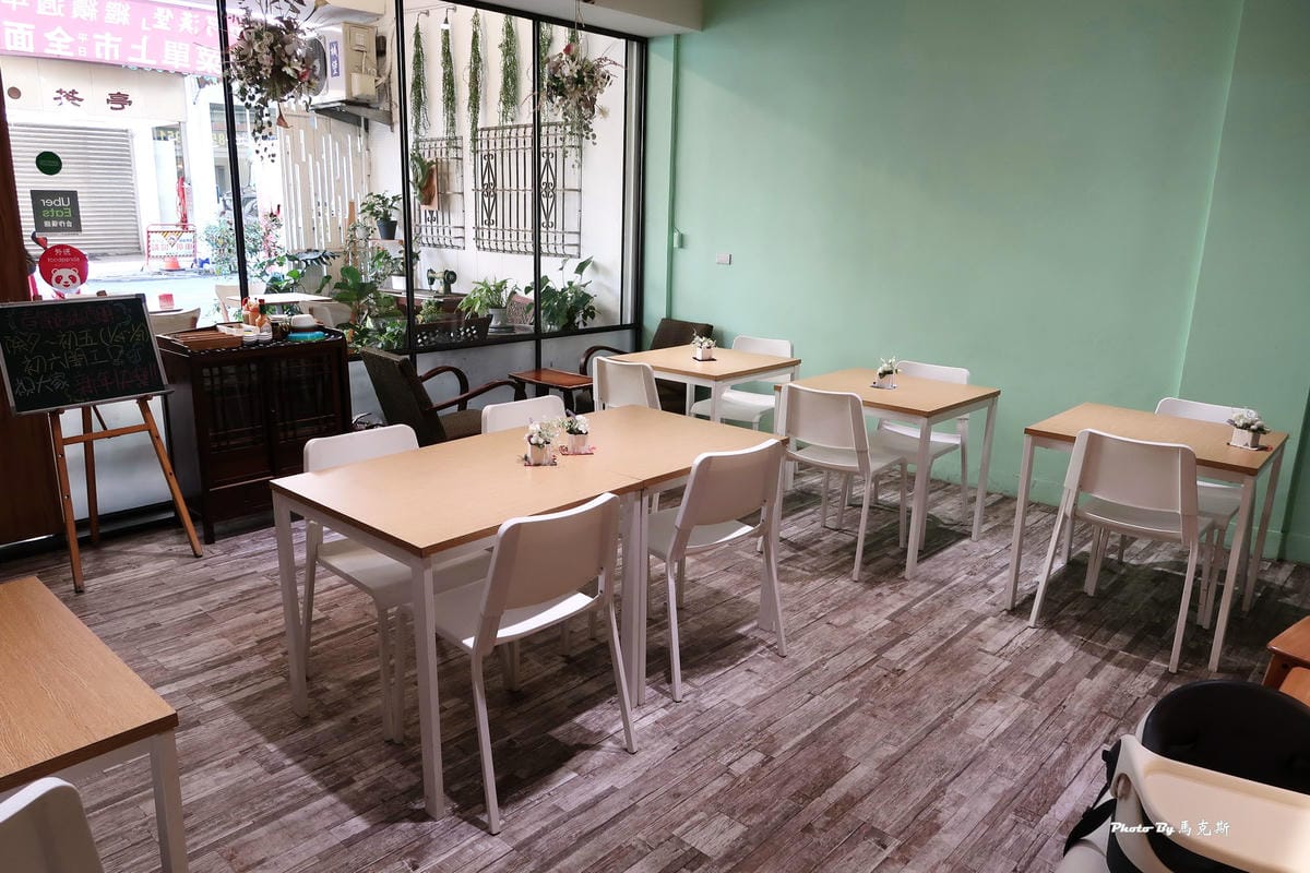 /tmp/phpW3AGek /tmp/phpW3AGek