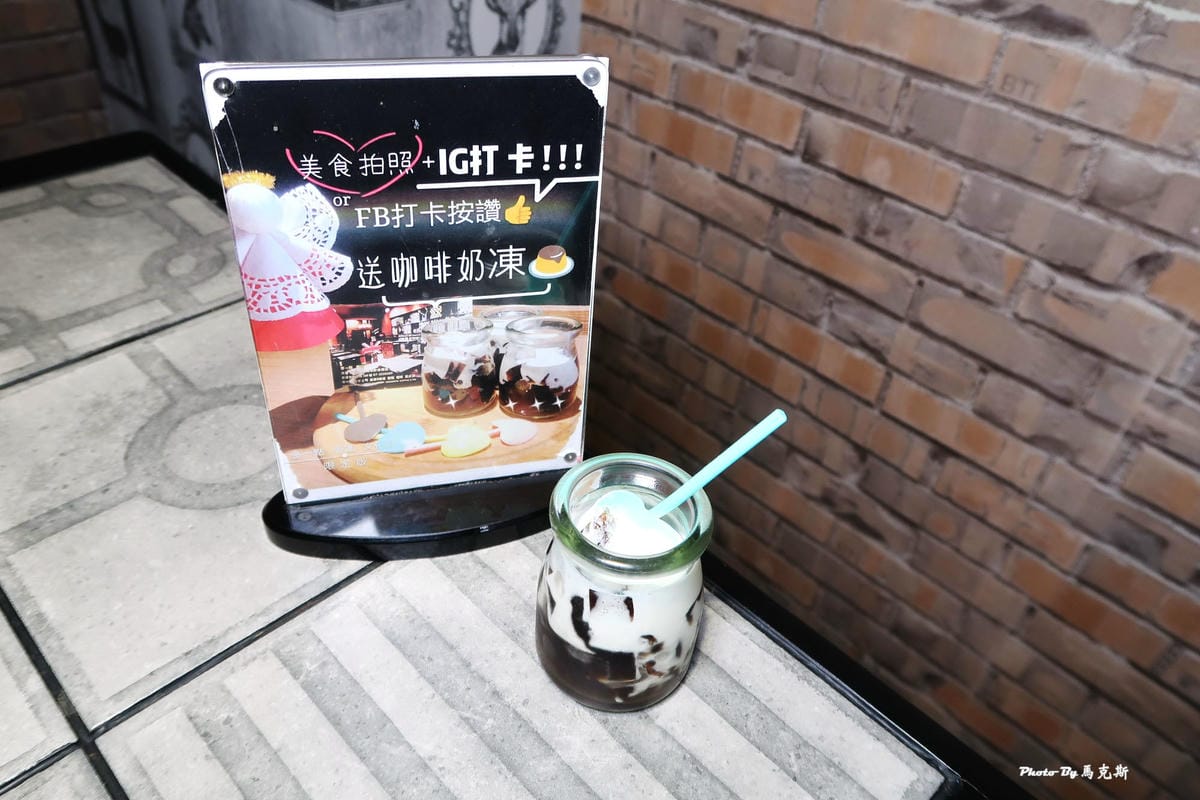 /tmp/php8PXUHa /tmp/php8PXUHa