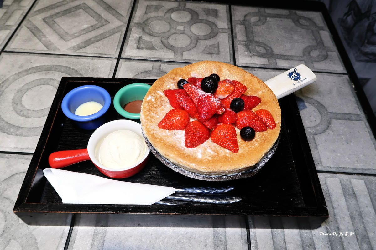 /tmp/phpRP3KrM /tmp/phpRP3KrM