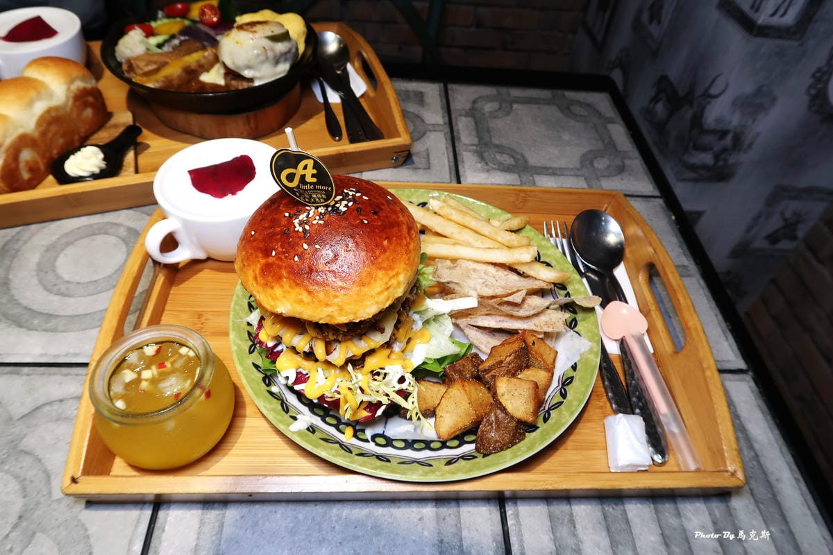 /tmp/phpS1n51f /tmp/phpS1n51f