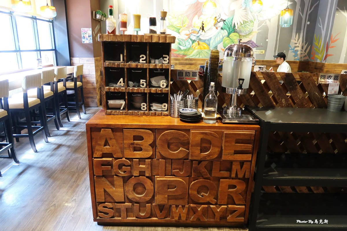 /tmp/phphwOP7s /tmp/phphwOP7s