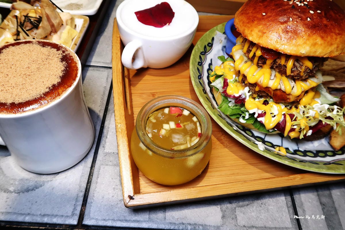 /tmp/phpnQSS0p /tmp/phpnQSS0p