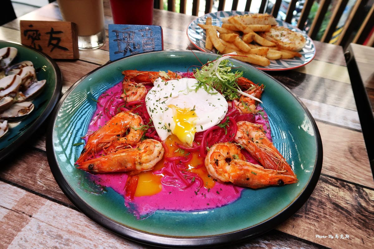 /tmp/phprLgoxx /tmp/phprLgoxx