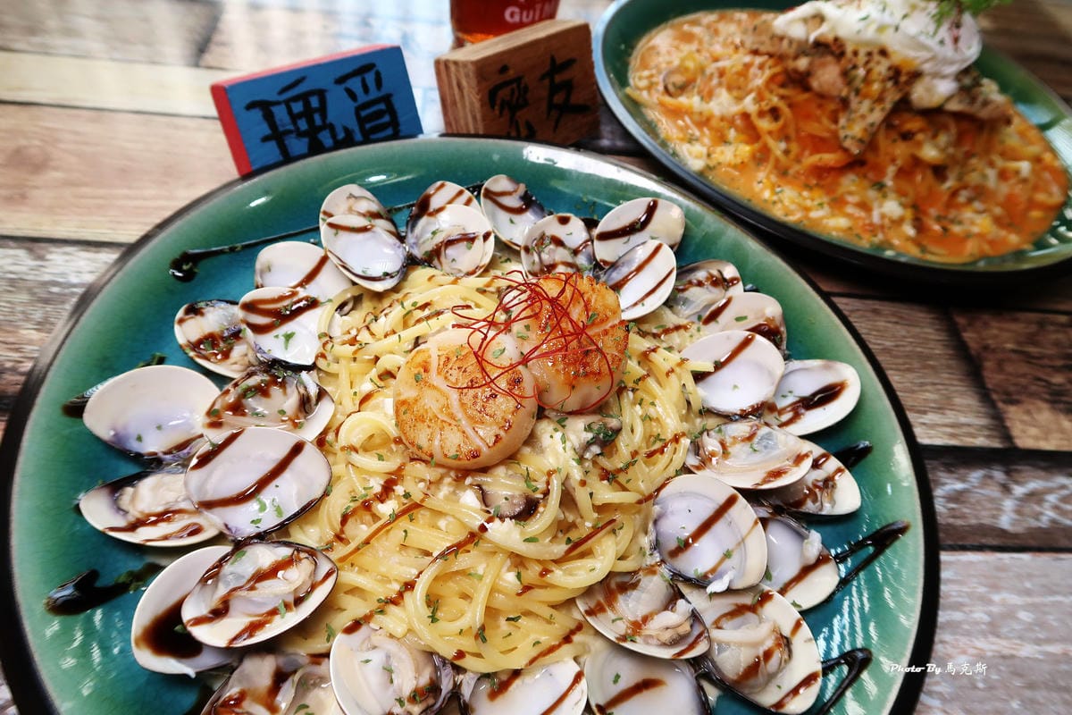 /tmp/phpoYHLV8 /tmp/phpoYHLV8