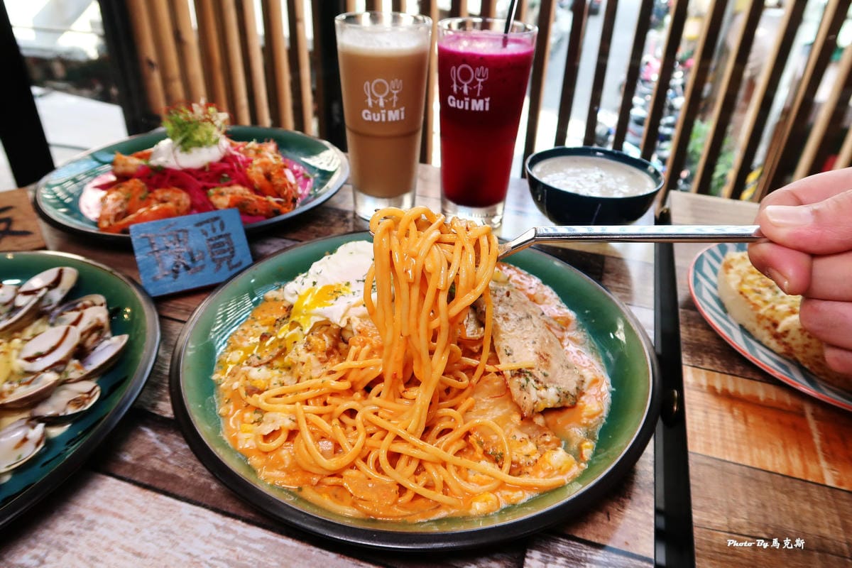 /tmp/phpfav7r5 /tmp/phpfav7r5