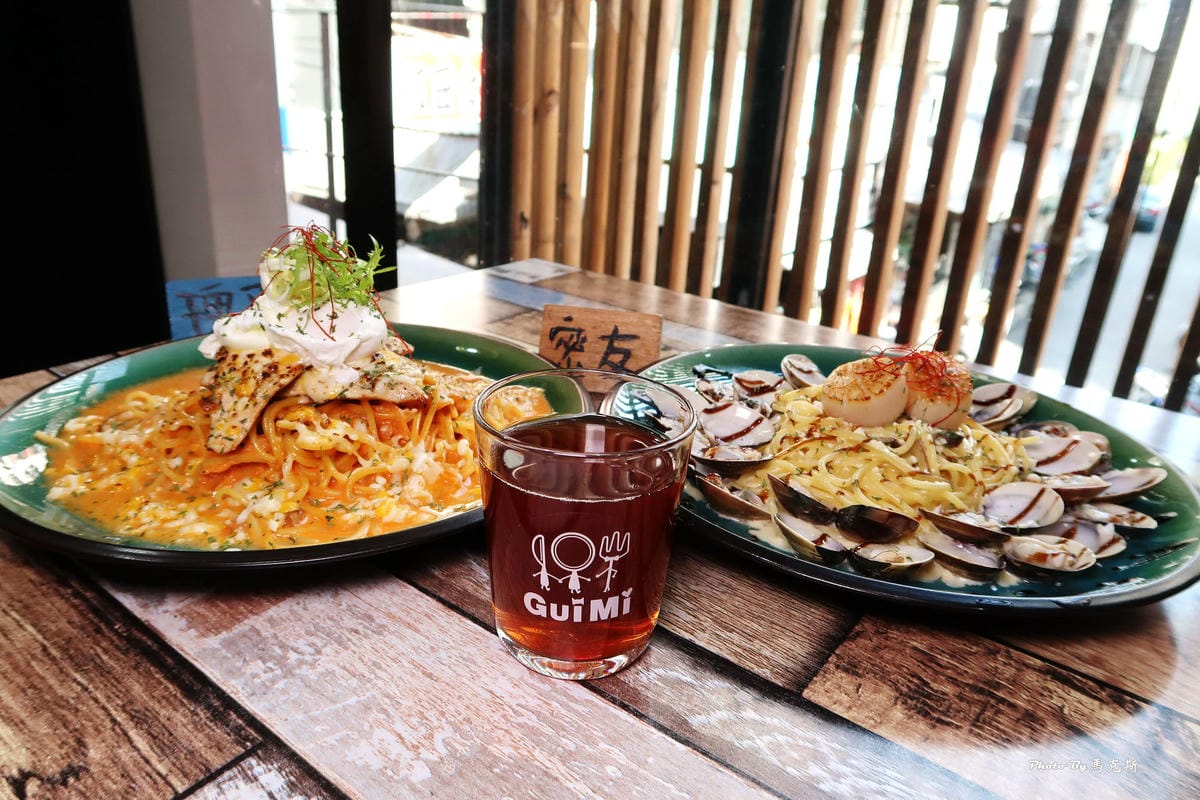 /tmp/phpG8epFK /tmp/phpG8epFK