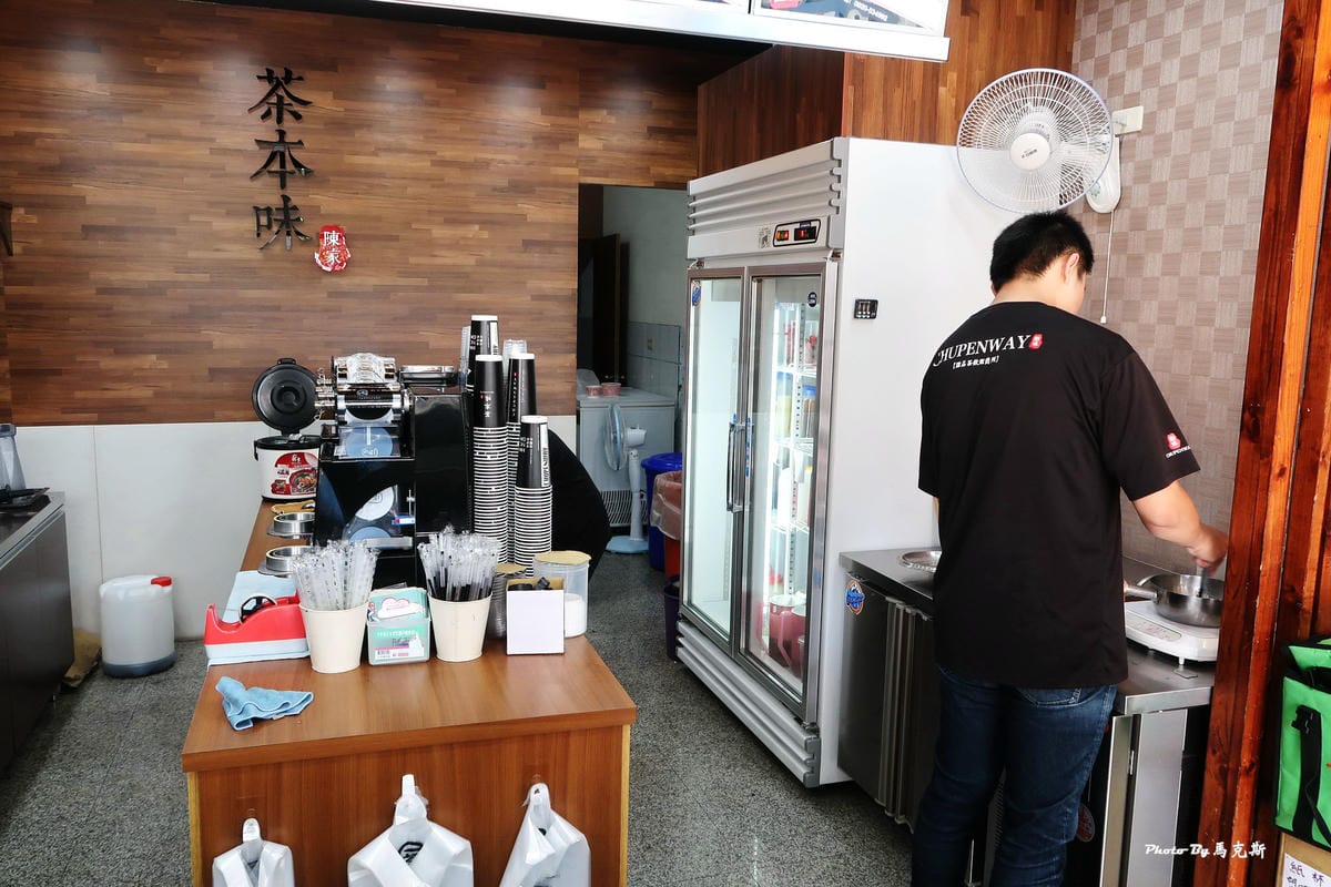 /tmp/phpIA2jNv /tmp/phpIA2jNv