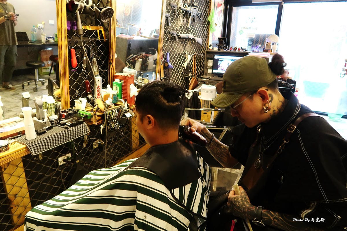 問號俱樂部DOUBT|桃園中壢剪髮推薦:中壢專屬男性剪髮 專 問號俱樂部DOUBT|桃園中壢剪髮推薦:中壢專屬男性剪髮 專