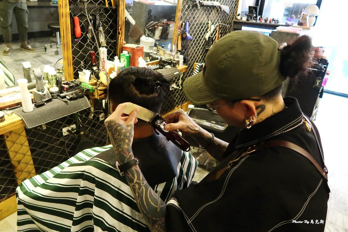 問號俱樂部DOUBT|桃園中壢剪髮推薦:中壢專屬男性剪髮 專 問號俱樂部DOUBT|桃園中壢剪髮推薦:中壢專屬男性剪髮 專