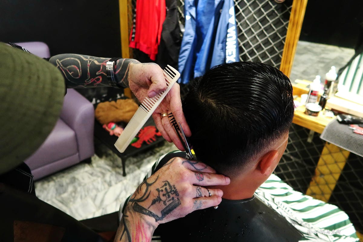 問號俱樂部DOUBT|桃園中壢剪髮推薦:中壢專屬男性剪髮 專 問號俱樂部DOUBT|桃園中壢剪髮推薦:中壢專屬男性剪髮 專