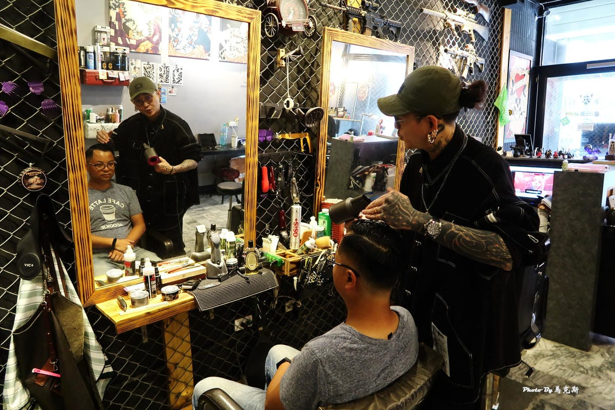 問號俱樂部DOUBT|桃園中壢剪髮推薦:中壢專屬男性剪髮 專 問號俱樂部DOUBT|桃園中壢剪髮推薦:中壢專屬男性剪髮 專