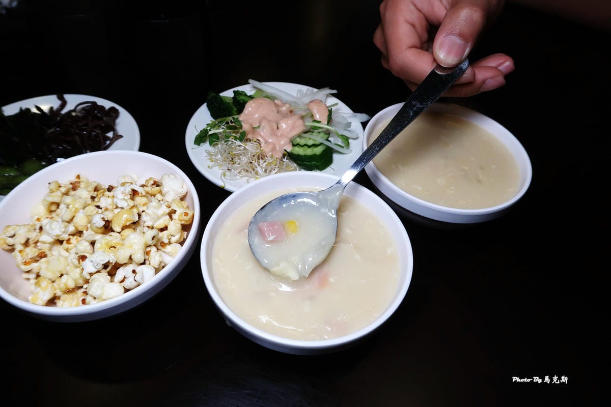 /tmp/phpbN556X /tmp/phpbN556X