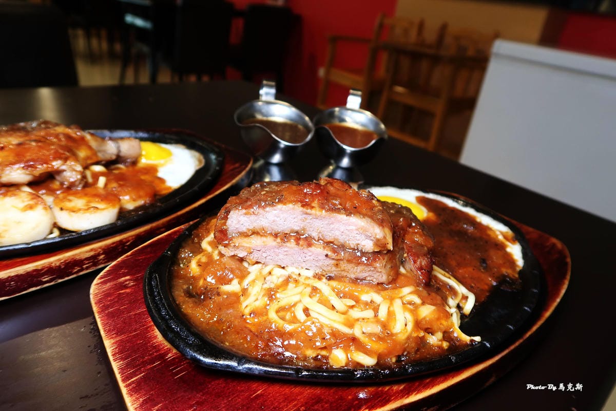 /tmp/phpqC70X9 /tmp/phpqC70X9