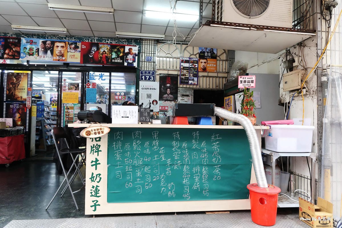 /tmp/phpzc928M /tmp/phpzc928M