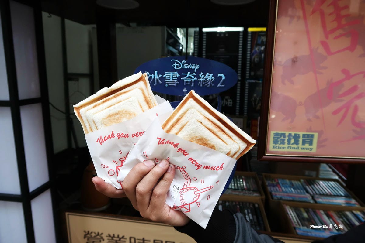 /tmp/phpvd17A5 /tmp/phpvd17A5