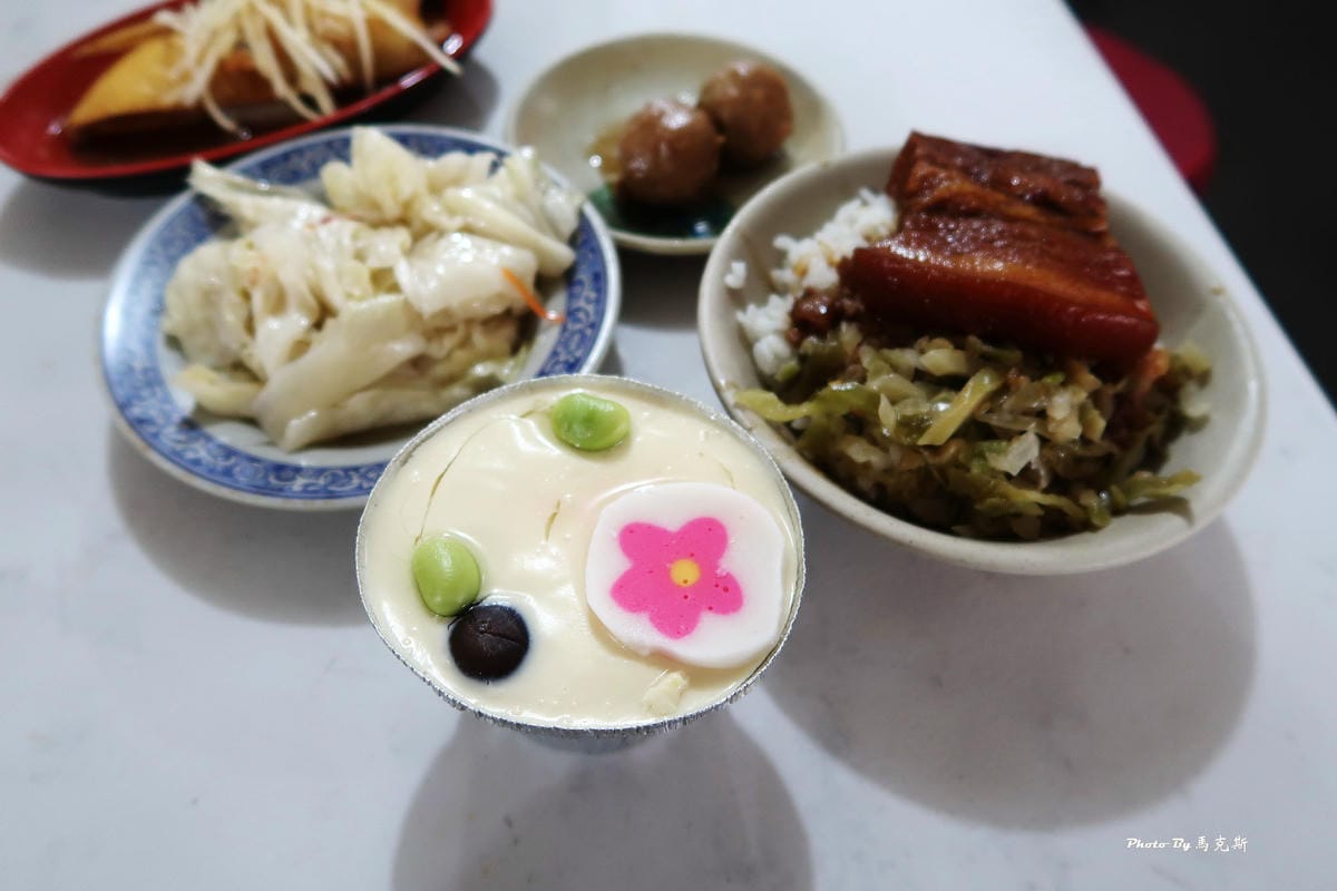 【高雄苓雅美食推薦】南豐魯肉飯|自強夜市超人氣魯肉飯 在地人 【高雄苓雅美食推薦】南豐魯肉飯|自強夜市超人氣魯肉飯 在地人