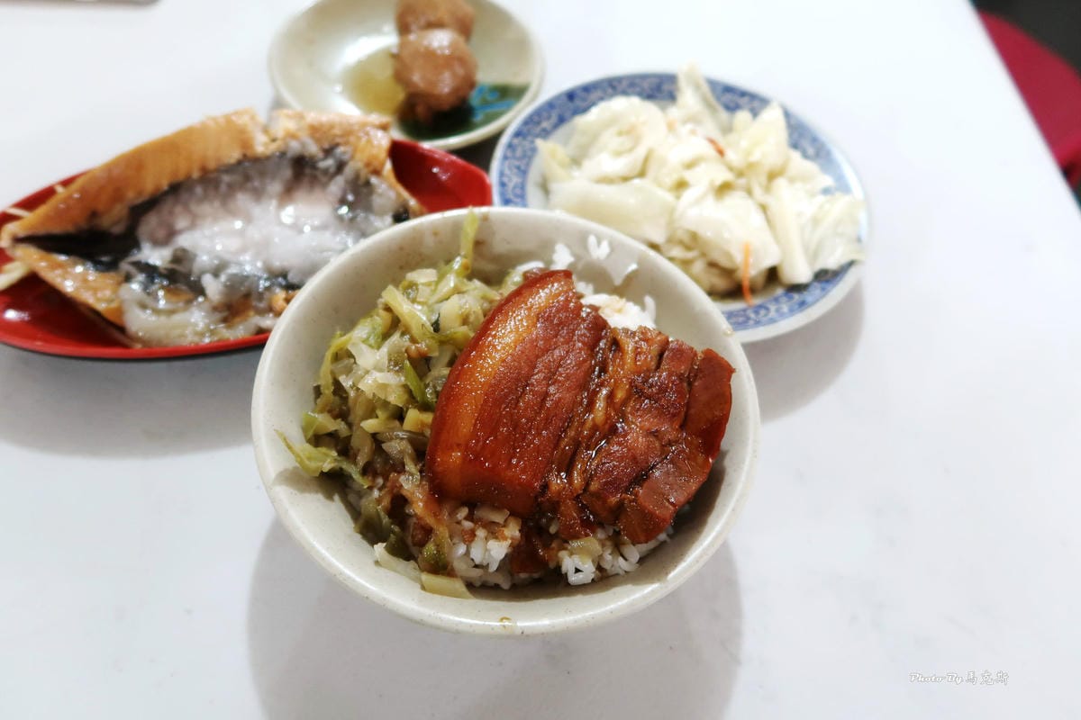 【高雄苓雅美食推薦】南豐魯肉飯|自強夜市超人氣魯肉飯 在地人 【高雄苓雅美食推薦】南豐魯肉飯|自強夜市超人氣魯肉飯 在地人