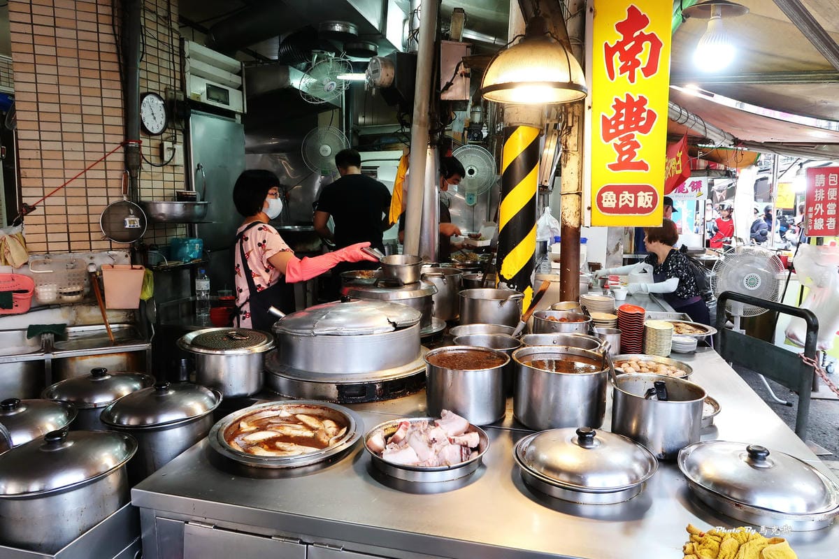 【高雄苓雅美食推薦】南豐魯肉飯|自強夜市超人氣魯肉飯 在地人 【高雄苓雅美食推薦】南豐魯肉飯|自強夜市超人氣魯肉飯 在地人