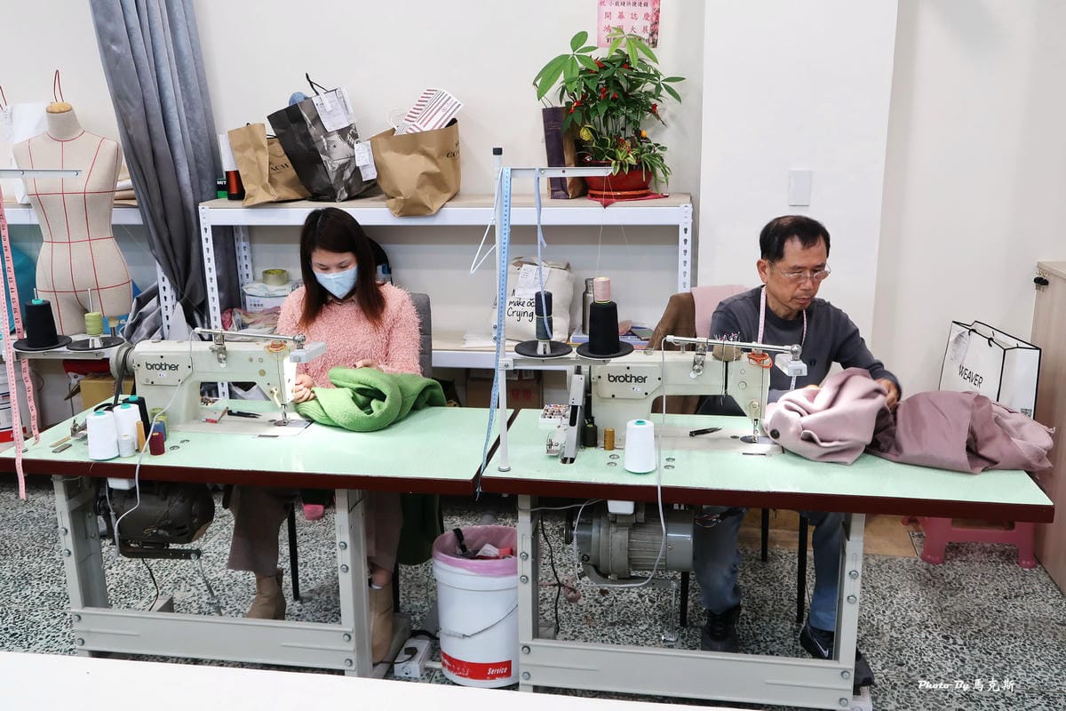 【台中專業修改衣服推薦】小裁縫快捷連鎖|裁縫師專業親切好溝通 【台中專業修改衣服推薦】小裁縫快捷連鎖|裁縫師專業親切好溝通