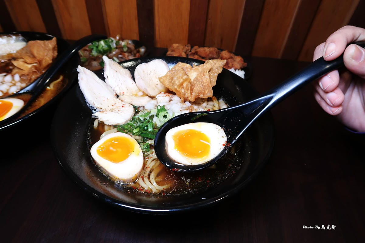 /tmp/phptrhHlp /tmp/phptrhHlp