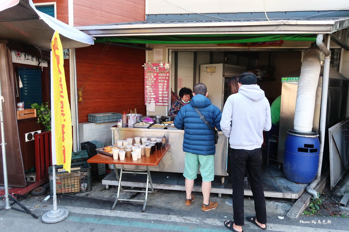 【小琉球美食推薦】古早味早午餐|小琉球人氣限定爆漿黑糖賓士包 【小琉球美食推薦】古早味早午餐|小琉球人氣限定爆漿黑糖賓士包