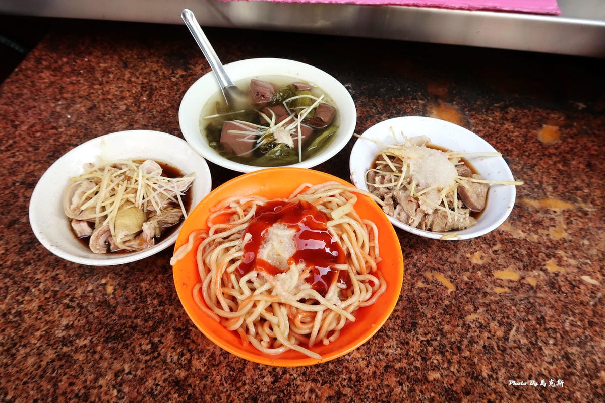 【台中西區美食推薦】松哥拉仔麵|50年老店 傳承到第三代 超 【台中西區美食推薦】松哥拉仔麵|50年老店 傳承到第三代 超